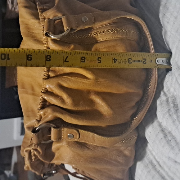 Junior Drake Large Buttersoft Leather Shoulder bag - Picture 8 of 13